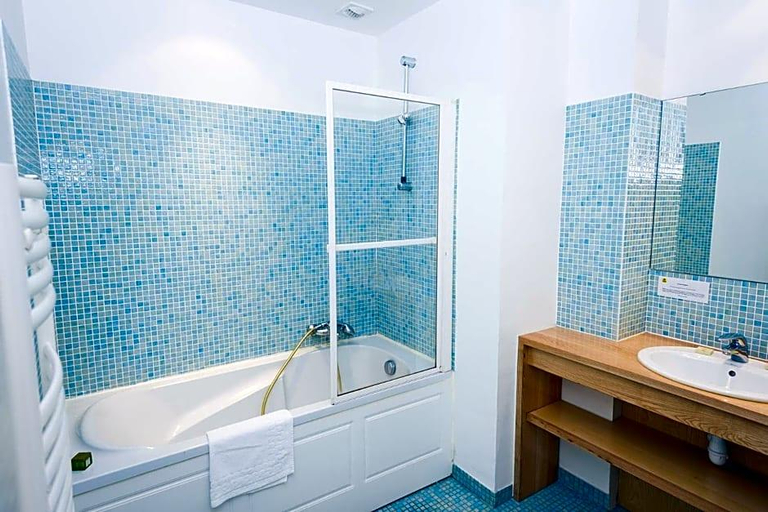 Bathroom 5, Hotel Le Chalet, Ariège