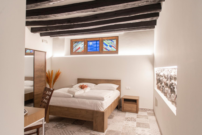 Others 5, LA CURT guest house, Brescia