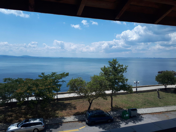 Others 4, Стаи за гости WEST, Pomorie