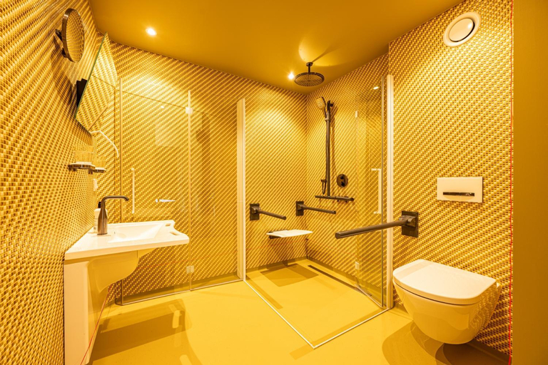 Bathroom 17