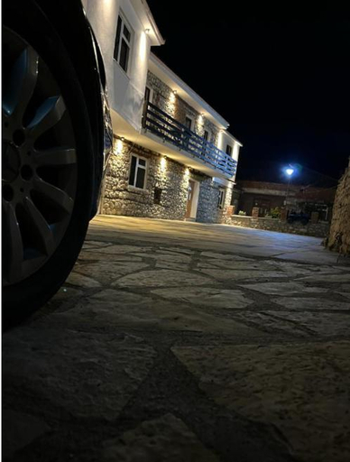 Exterior 6