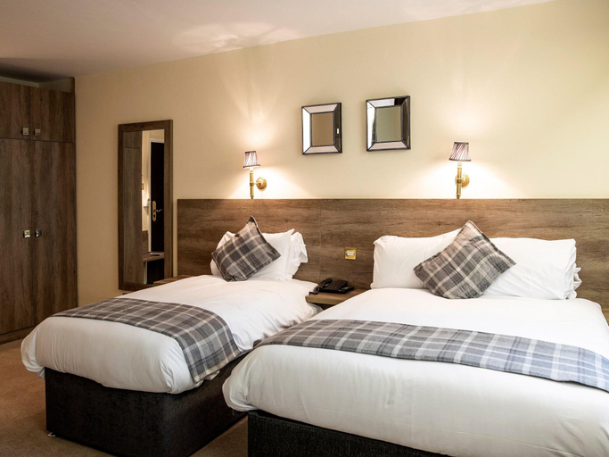 Bedroom 3, The Sitwell Arms Hotel, Derbyshire