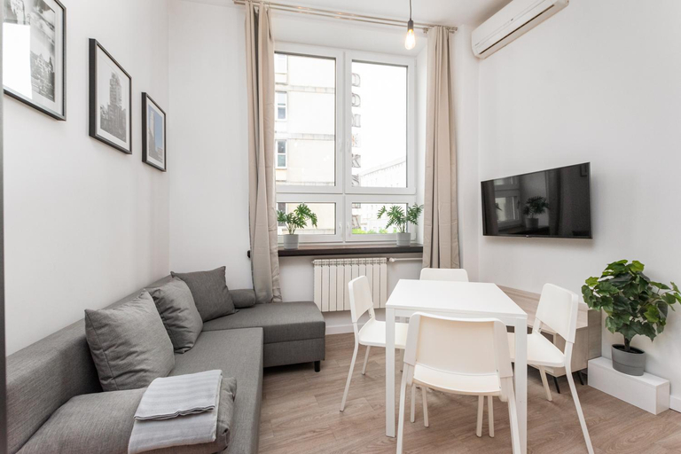 Guestroom, Swietokrzyska 16 (E-G) by Homeprime, Warsaw