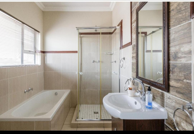 Others 4, Jewel of Jozi, Ekurhuleni