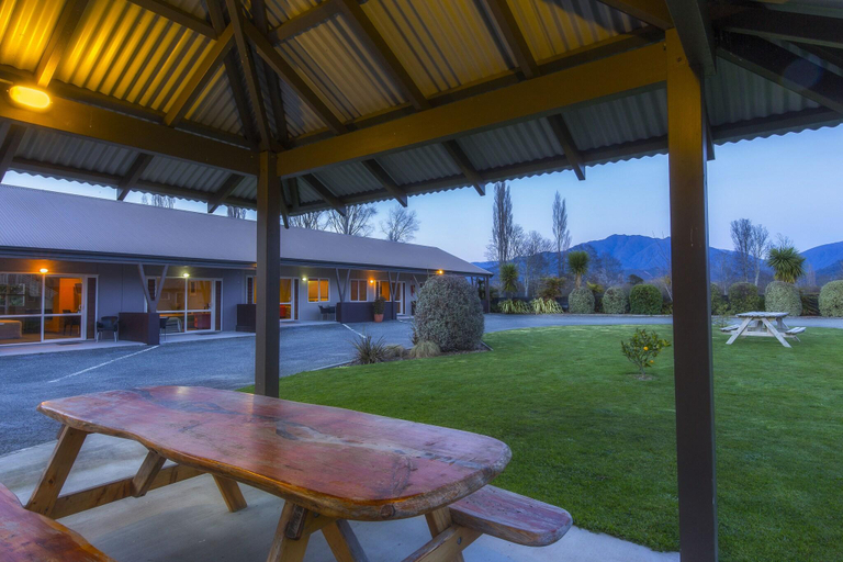 Others 5, Mohua Motels, Tasman