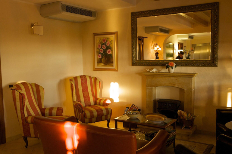 Public Area, Is Benas Country Lodge, Oristano
