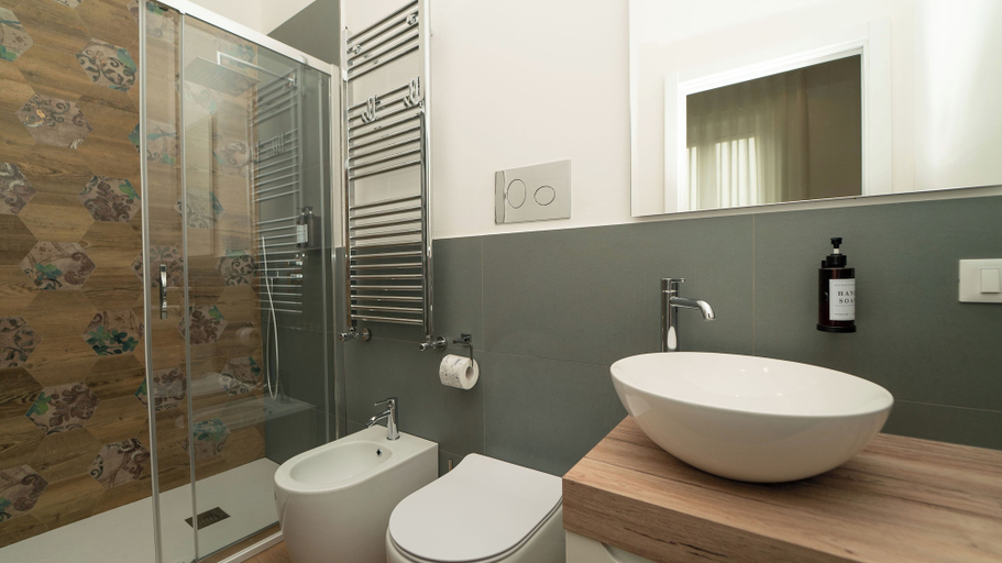 Bathroom 4, Manere Suites, Palermo