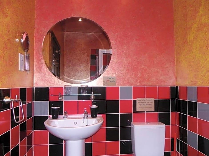 Bathroom, Number Fifteens of Swinley, Wigan