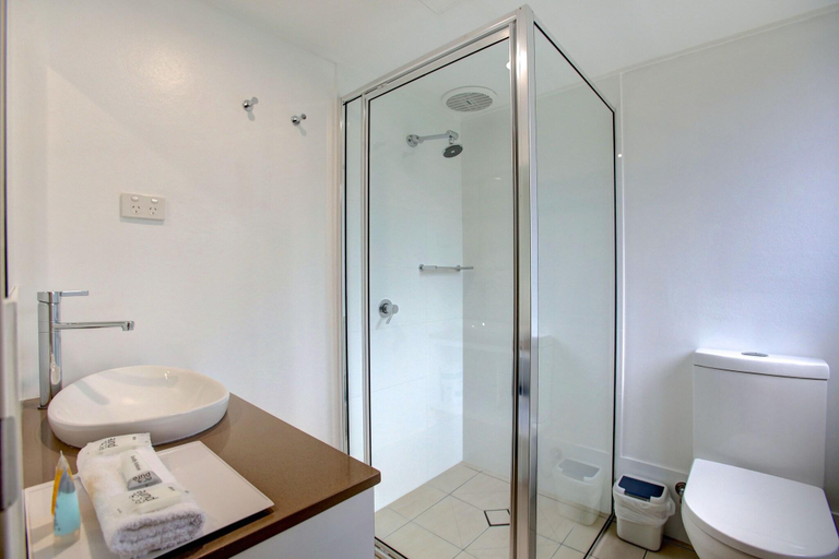 Bedroom 5, Beachpark Holiday Apartments, Coffs Harbour - Pt A