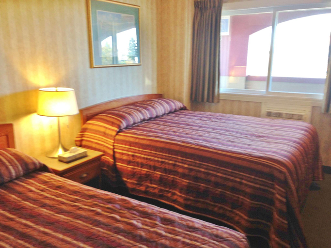 Bedroom 3, Canadas Best Value Inn Calgary Chinook Station, Division No. 6