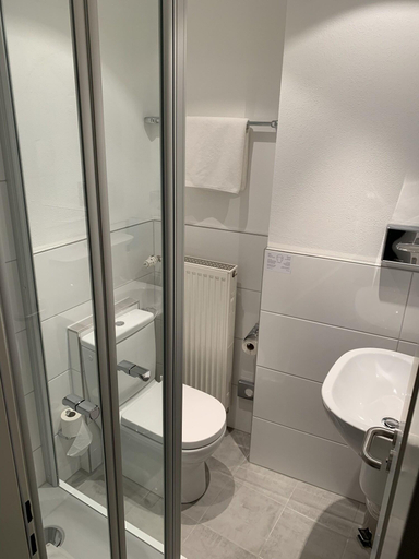 Bathroom 3, Hotel Well garni, Bernkastel-Wittlich