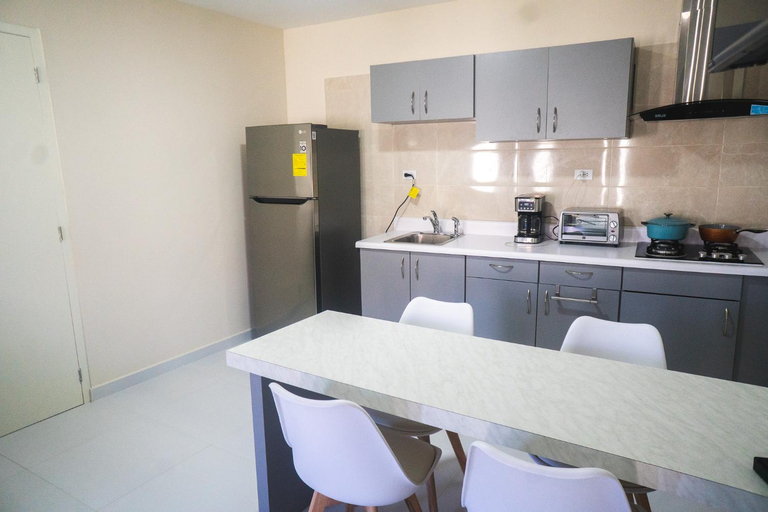 Kitchen 3, Pavia's Centerpoint Oasis