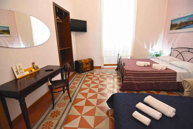 Bedroom 3, Sunrise Naples, Napoli
