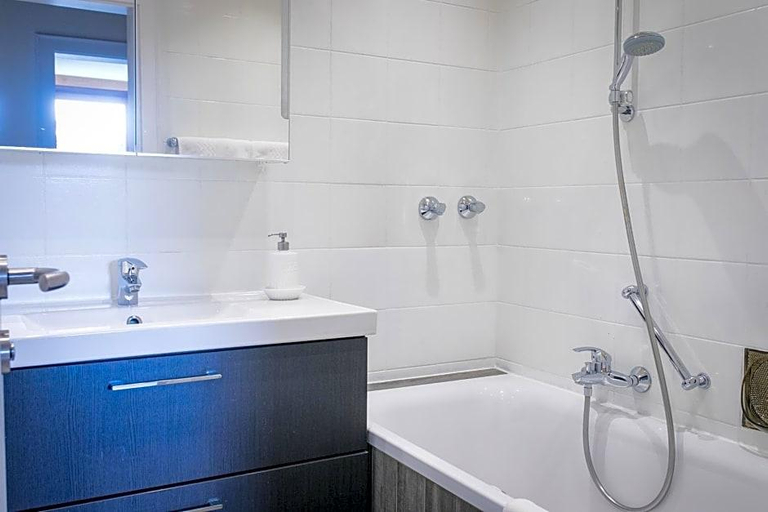 Bathroom 5, Hotel-Restaurant Kaiserhof, Hallein