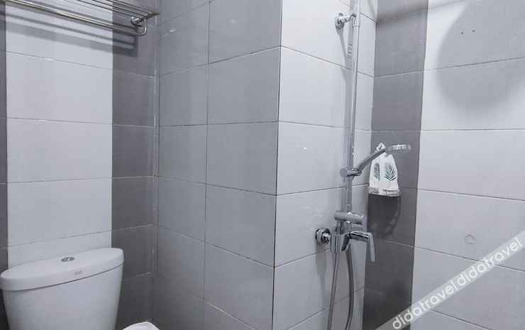 Bathroom 5, Narra Hotel Bandara Semarang, Semarang