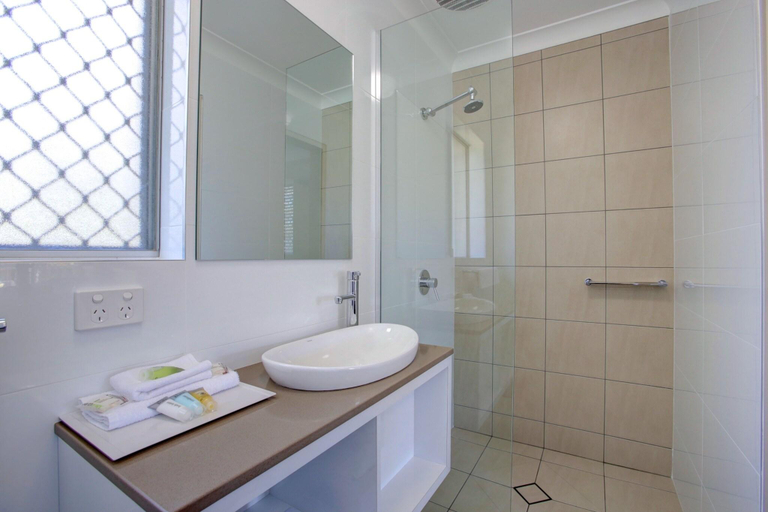 Bedroom 4, Beachpark Holiday Apartments, Coffs Harbour - Pt A
