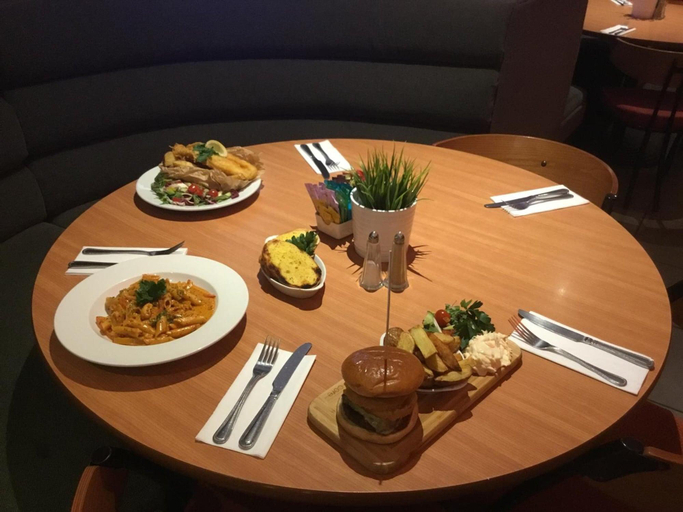 Food & Drinks 4, West Park Hotel, West Dunbartonshire