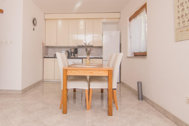 Others 3, Apartmani VILLA KALINIC, Malinska-Dubašnica