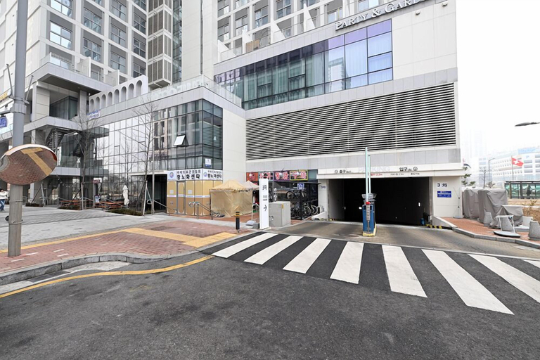 Exterior & Views 2, JW International Hotel, Jung