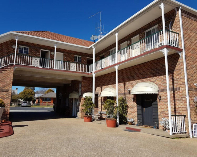 Exterior & Views 2, Golden Age Motor Inn, Queanbeyan