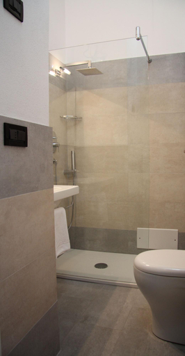 Bathroom 4, Residence Le Vele, Sassari