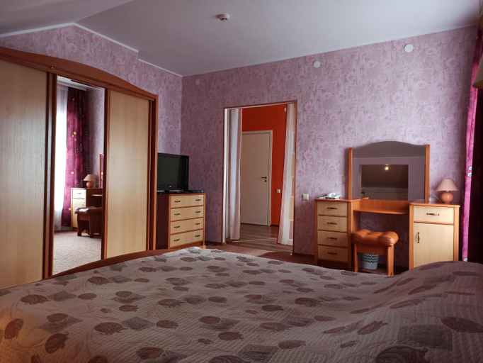 Bedroom 3, Central Hotel, Narva