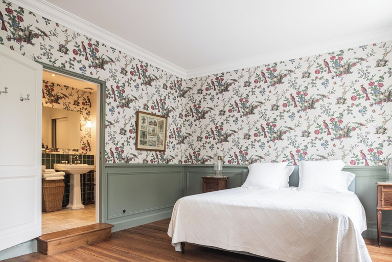 Bedroom 2, Château Sénéjac, Gironde