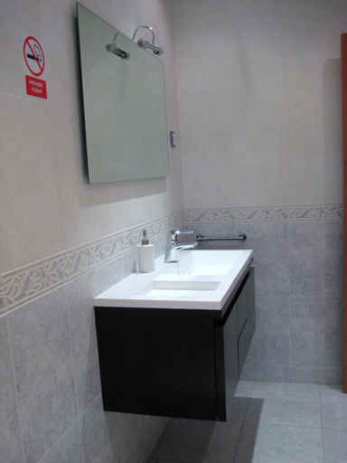 Bathroom, Hostal Madrazo, Barcelona