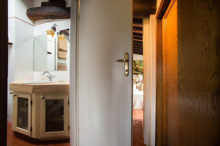 Bathroom 5, Casa Matilde, Lucca