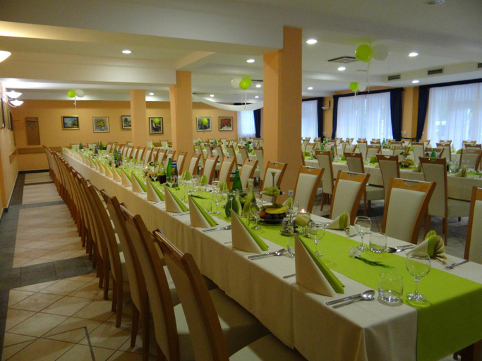 Others 4, Rooms Hochkraut, Celje