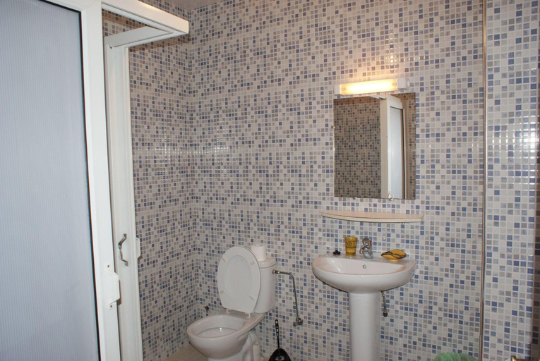 Bathroom 4, Residence Louzani, Essaouira