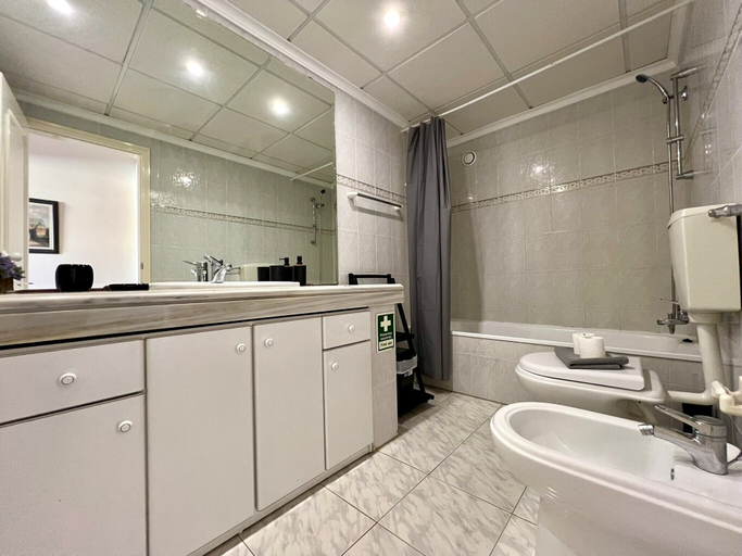 Bathroom 4, Albufeira Concept 2 With Pool by Homing, Albufeira