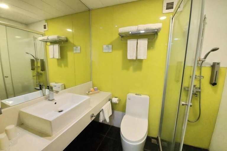 Bathroom 18