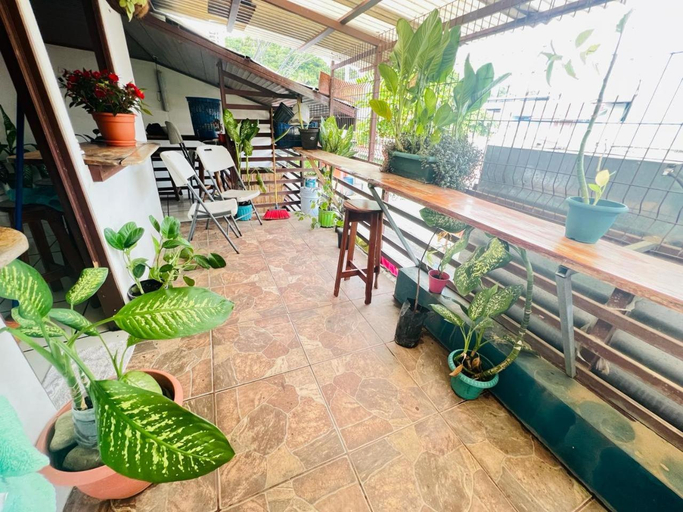 Others 2, Passifloras Hostel, Aguirre