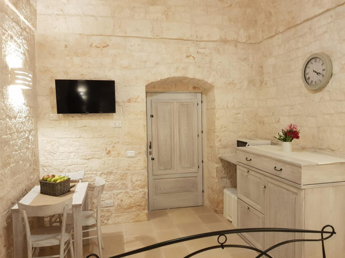 Others 5, Trulli stett, Brindisi