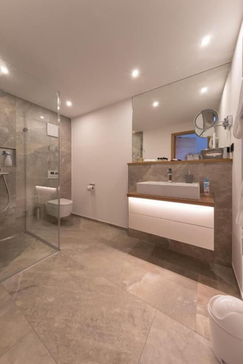 Bathroom 3, Hotel Ten Hoopen, Höxter