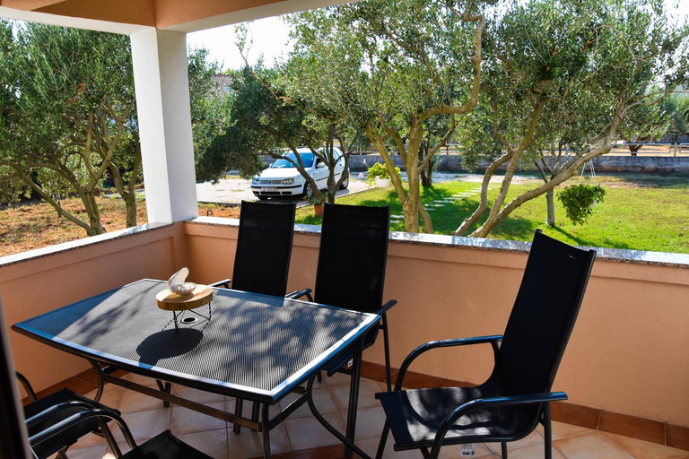 Others 4, Apartments Mirela, Nin