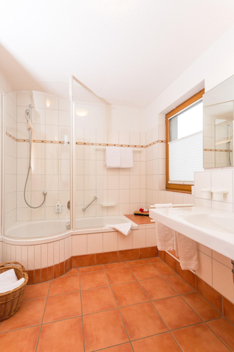 Bathroom 5, Hotel Schlehdorn, Breisgau-Hochschwarzwald