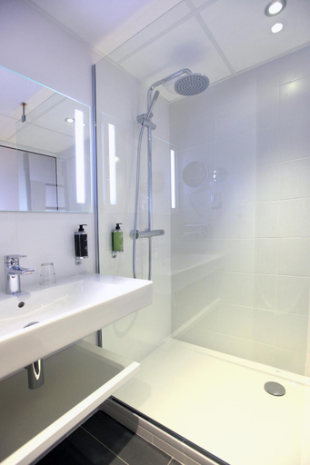 Bathroom 4, Anne De Bretagne , Ille-et-Vilaine