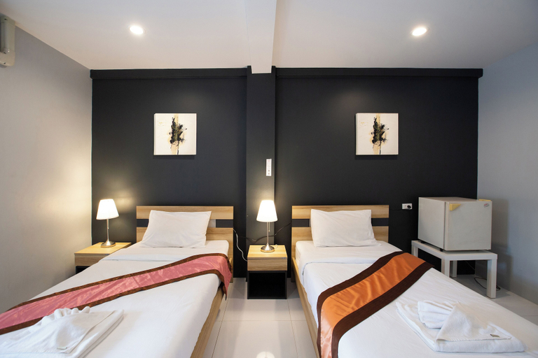 Bedroom 4, 185 @ Surawong Hotel, Bang Rak