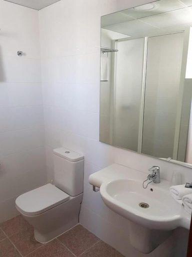 Bathroom 4, Pensión La Orozca, Alicante