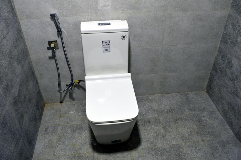 Bathroom 2, Monarch Residence, Thamankaduwa