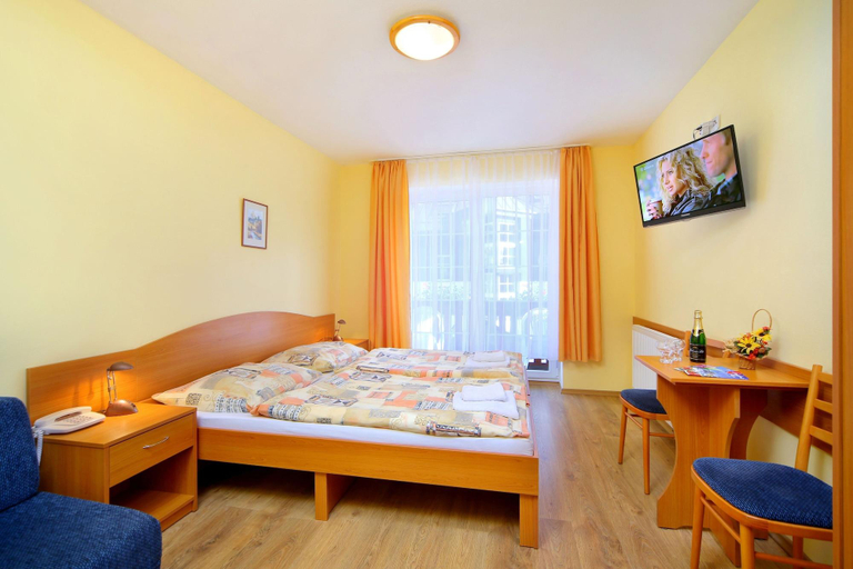 Bedroom 2, Pension Alba, Trutnov