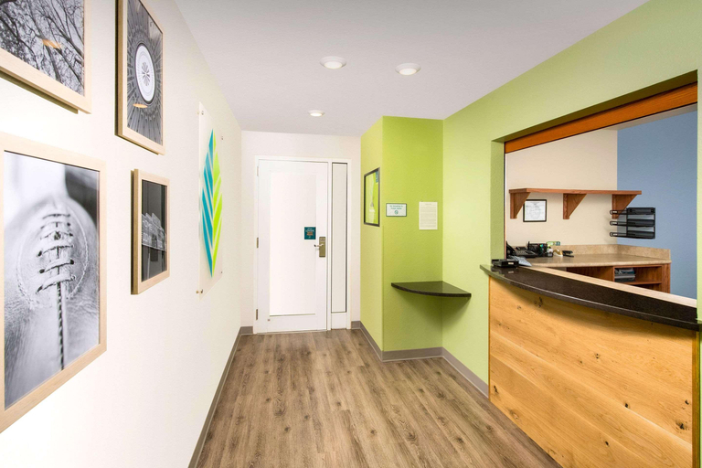 Public Area 2, Extended Stay America Select Suites -Akron -South, Summit