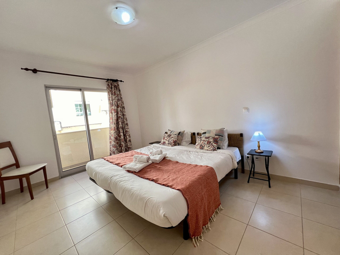 Bedroom 2, Monte Gordo Beach Ocean View 5 by Homing, Vila Real de Santo António