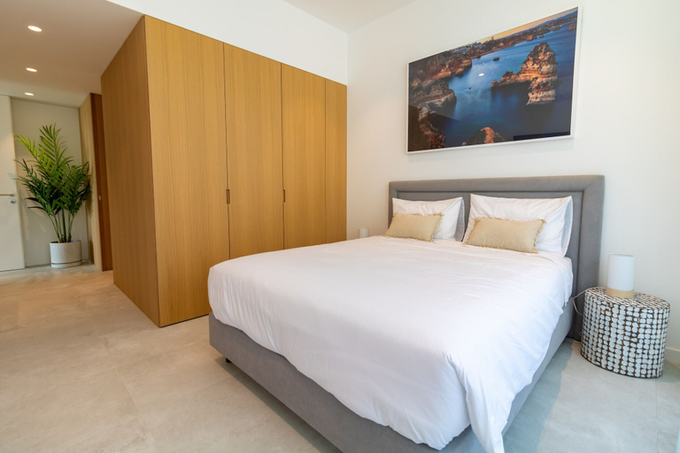 Bedroom 2, Lagos Deluxe 2 With Pool by Homing, Lagos