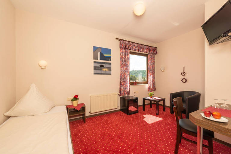 Bedroom 2, Hotel Restaurant Hasfeld, Saarlouis