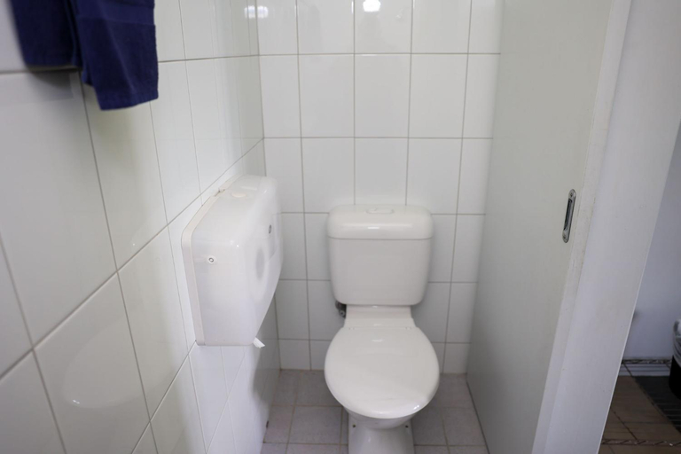Bathroom 10