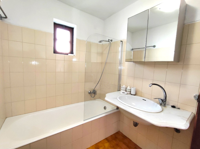 Bathroom 4, Lagos High Point Nature 1 by Homing, Lagos