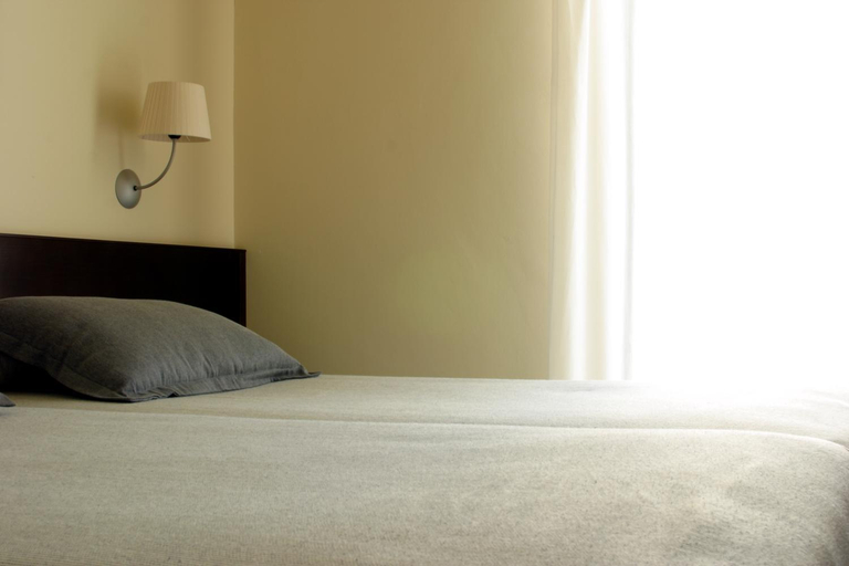 Bedroom, Hotel Torres, Girona
